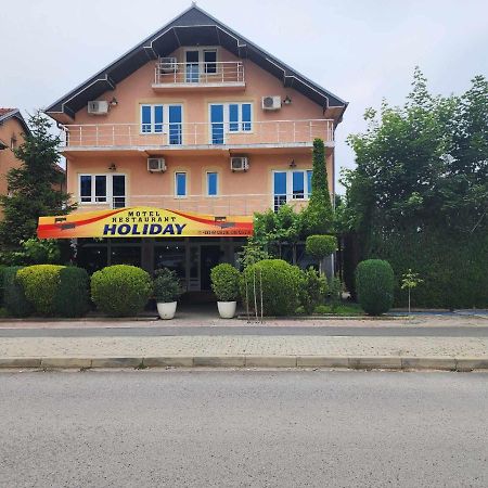 Holiday Ferizaj Esterno foto