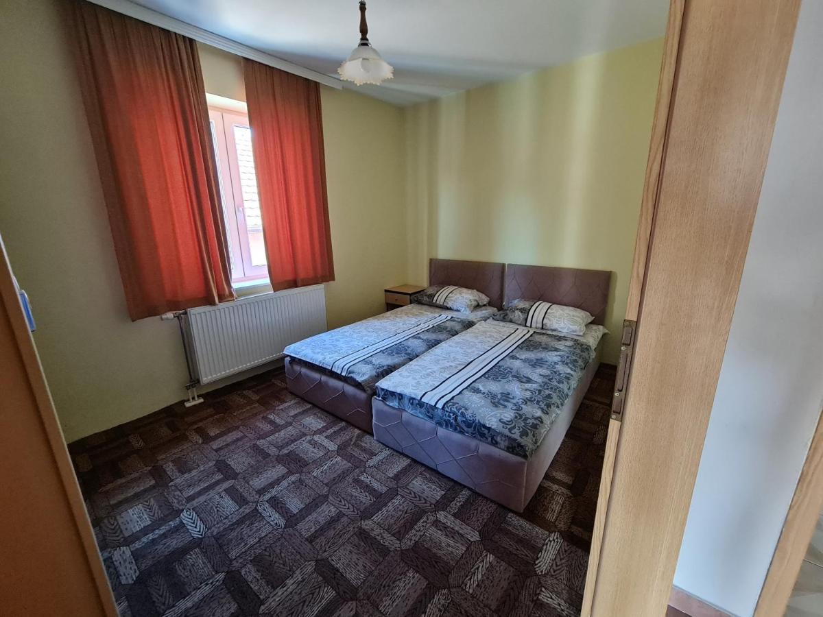 Holiday Ferizaj Esterno foto