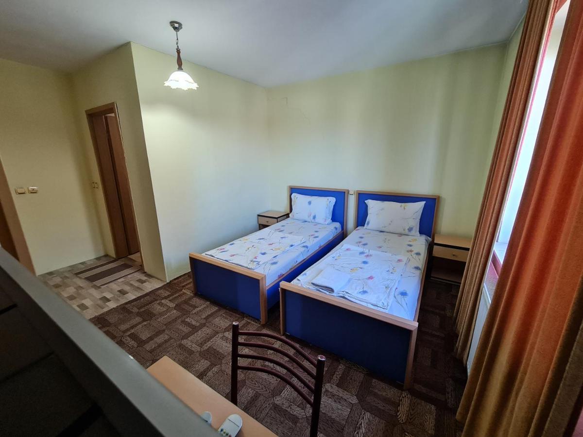 Holiday Ferizaj Esterno foto