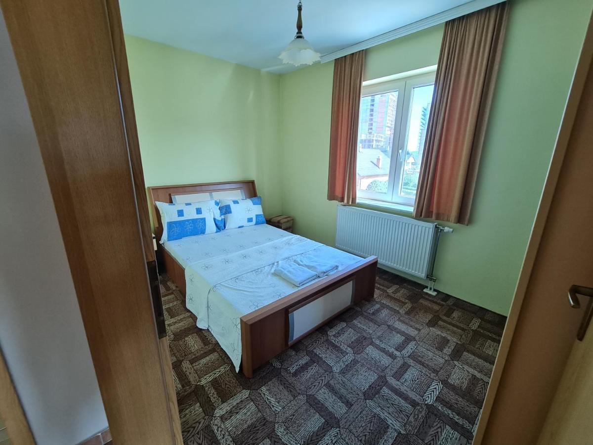 Holiday Ferizaj Esterno foto