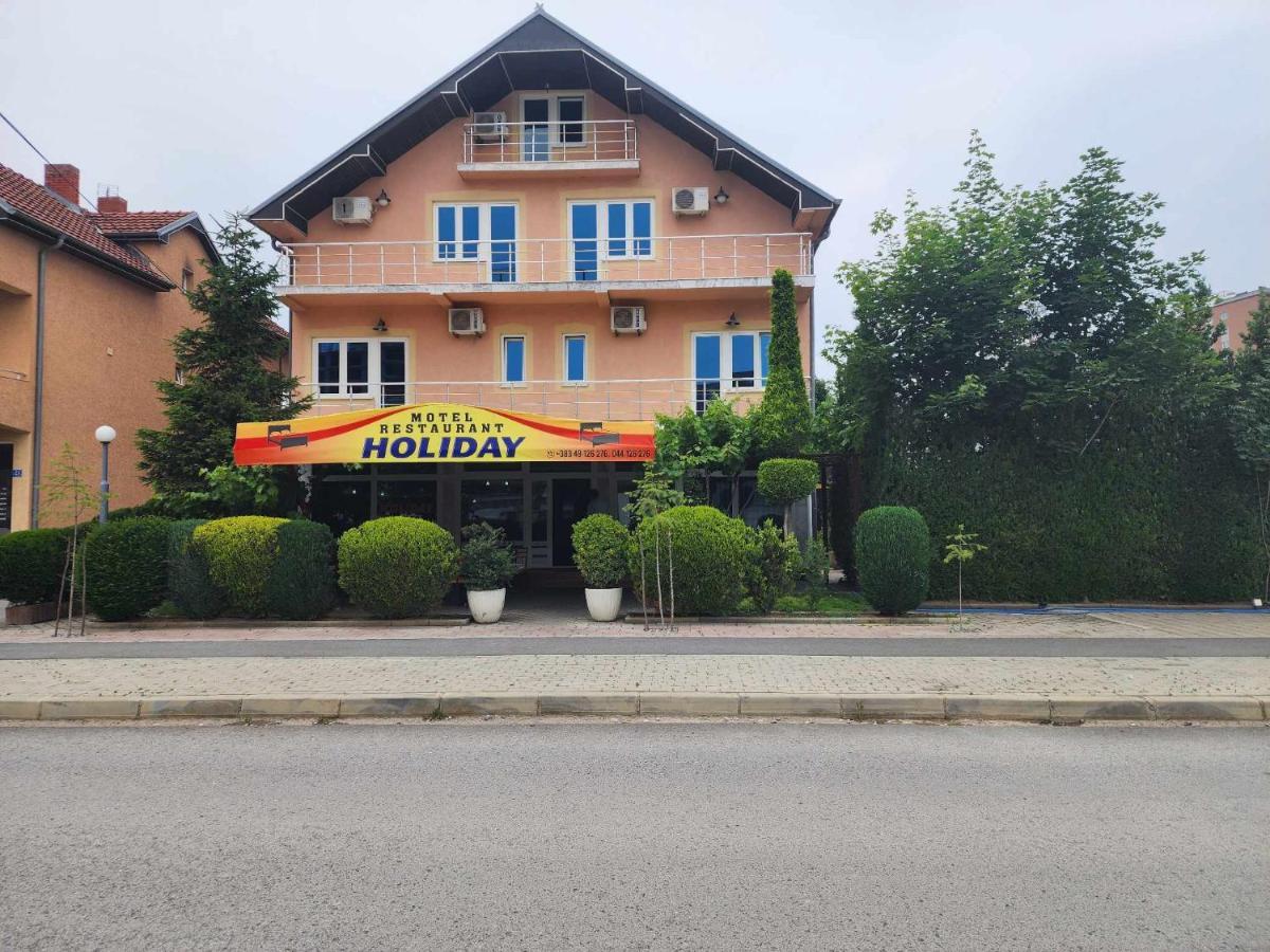 Holiday Ferizaj Esterno foto